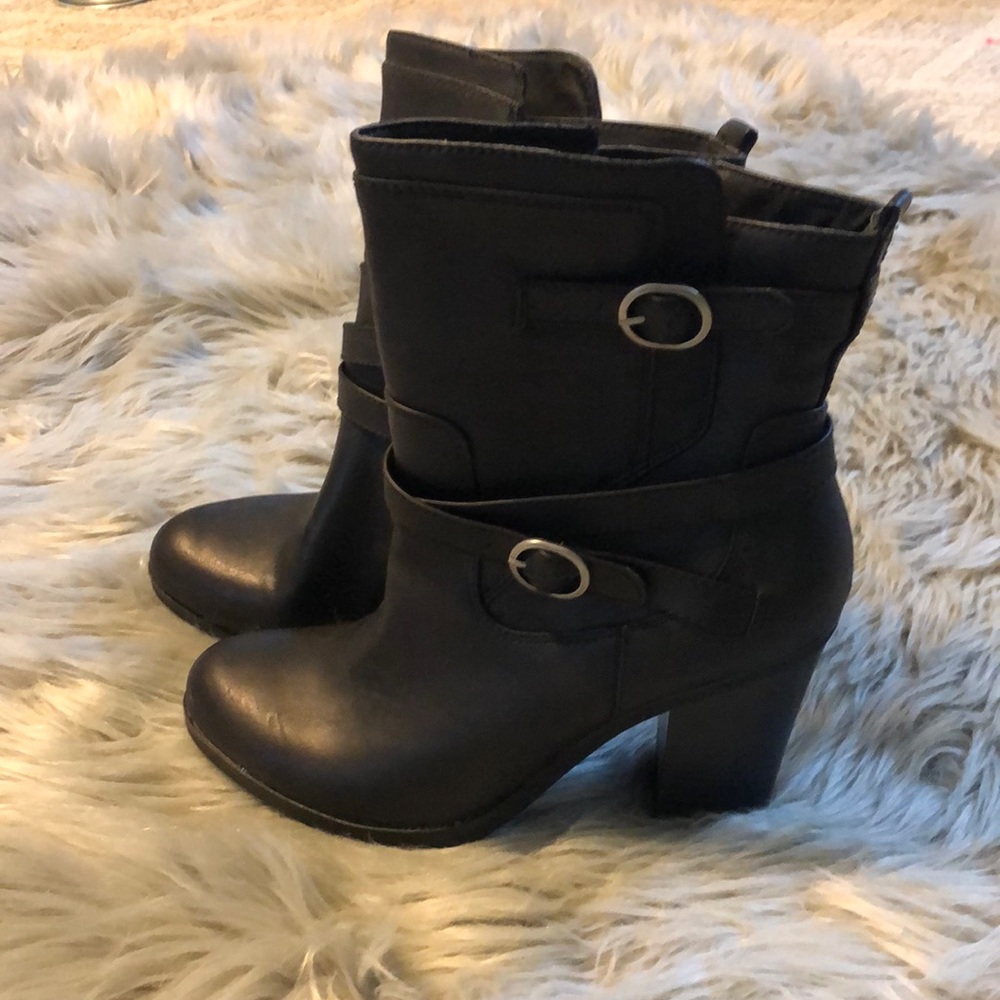 Style and Co Ameliya Round Toe Boots